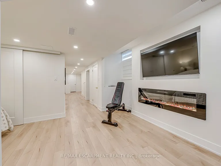407 Skinner Rd — Photo 31