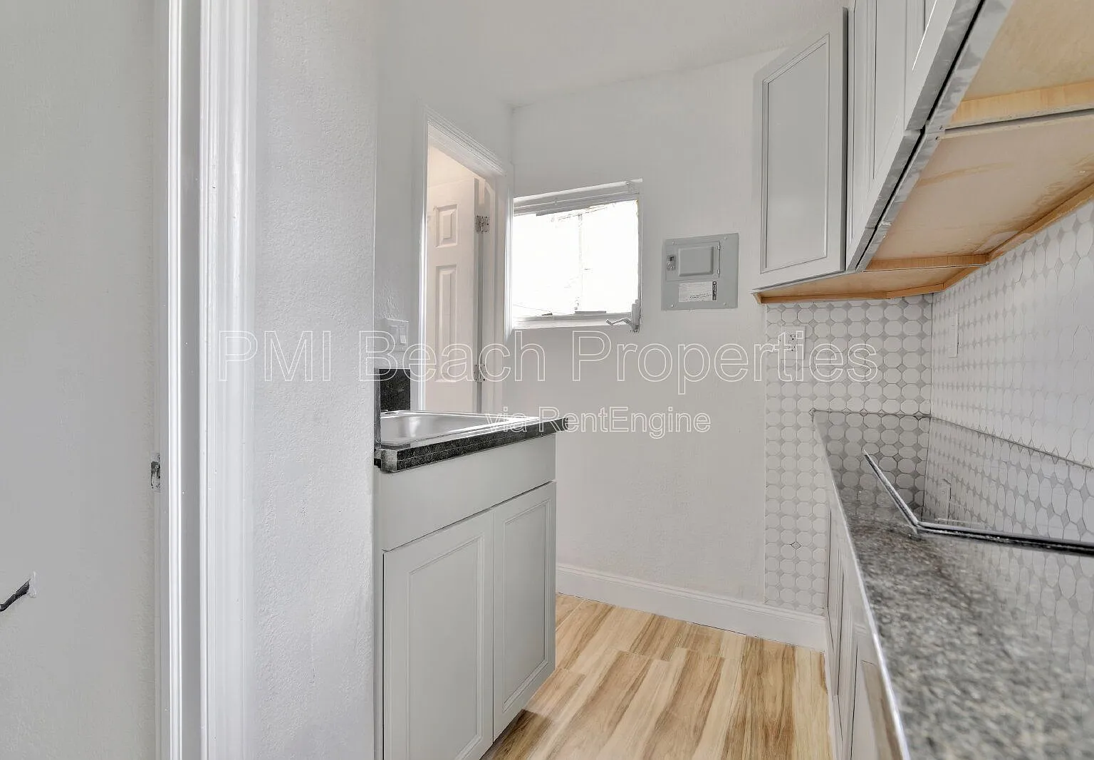 1 bed, 1.0 bath, 420 sqft, $1,600 — Photo 1
