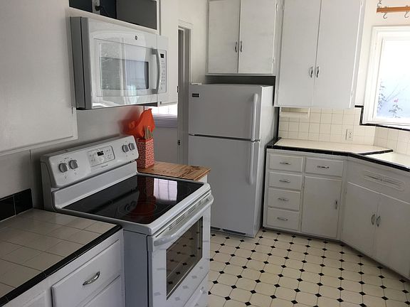 4th image of 949 Menlo Ave
