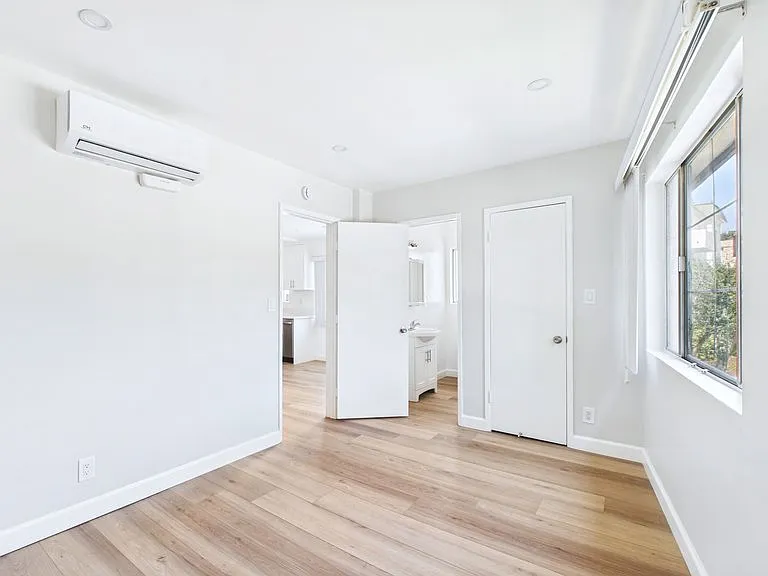 1699 Amberwood Apartments — Photo 11