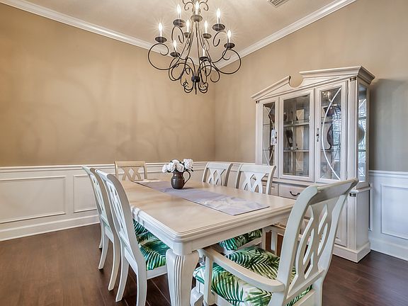 4th image of 328 Alvar Cir