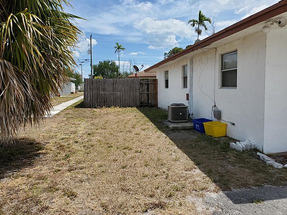 4th image of 1934 Palm Acres Dr
