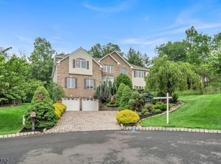 12 Jenny Ln, Wayne, NJ
