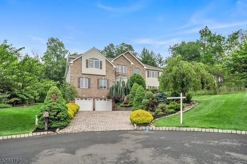12 Jenny Ln photo 1