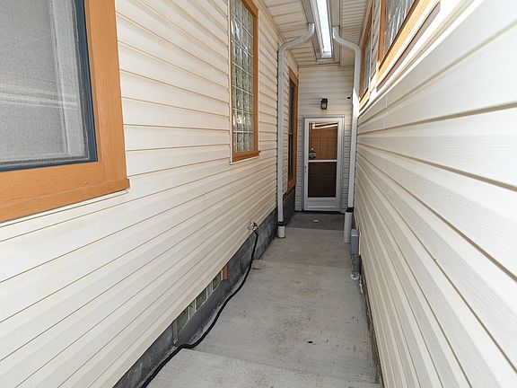 5th image of 848 S Lynhurst Dr