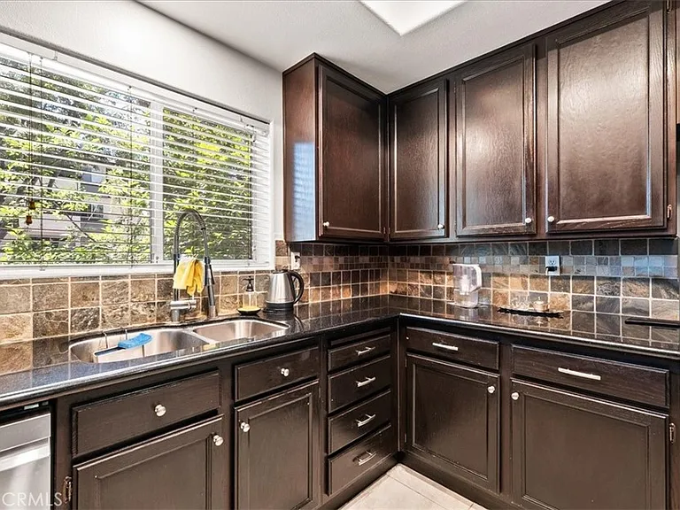 703 Locust St #1 — Photo 8