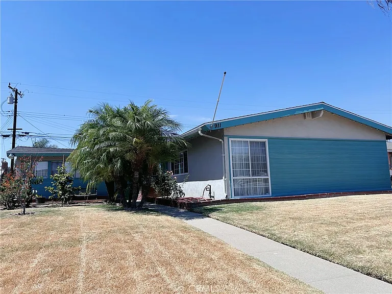 911 E La Verne Ave #1 — Photo 1