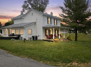 116 Country Ln, Clear Brook, VA 22624