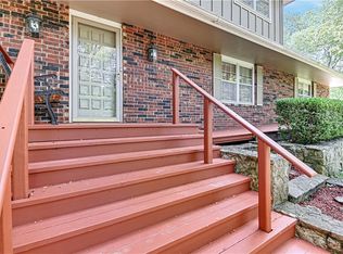 1000 S Lakeshore Dr, Olathe, KS 66061
