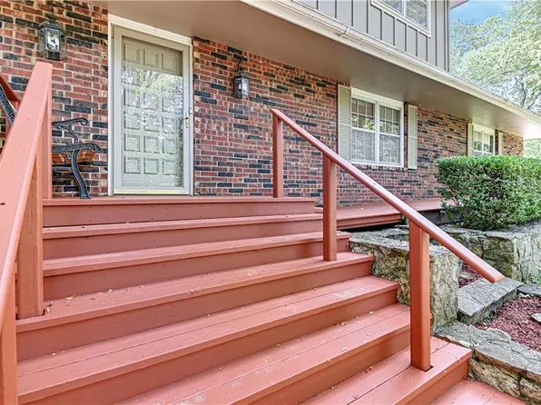 1000 S Lakeshore Dr, Olathe, KS 66061