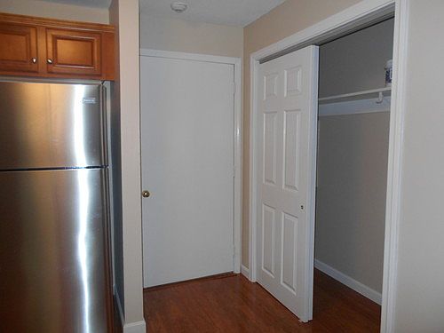 3rd image of 109I Capitol Hill Dr