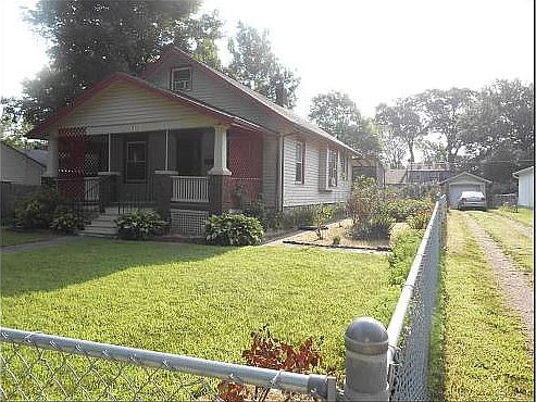 2nd image of 2720 SE Michigan Ave