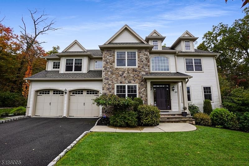 1st image of 20 Berkshire Dr