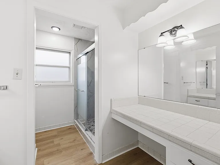 301 N Manor Dr #B — Photo 13