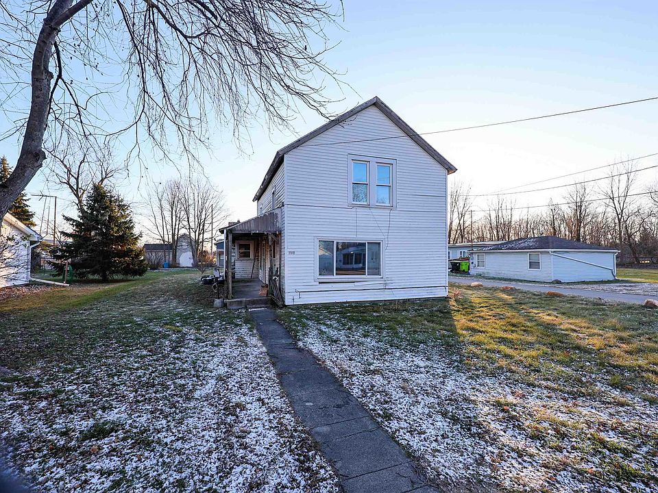 1st image of 805 McFarland St