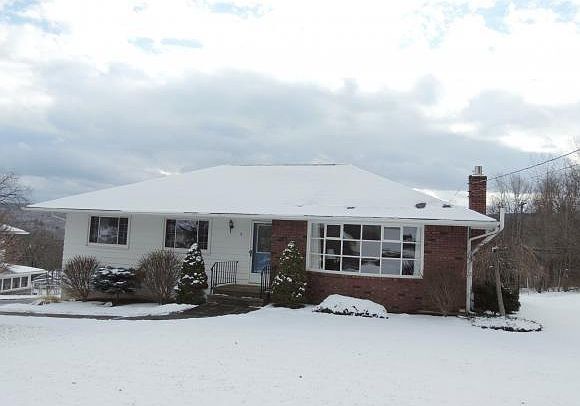 1st image of 3 Dover Dr