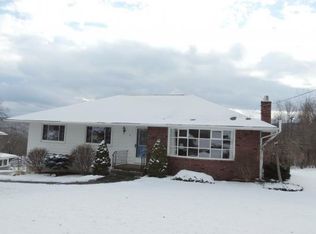 3 Dover Dr, Endicott, NY 13760