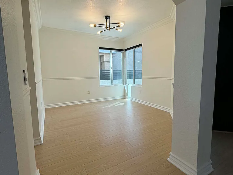 16139 Firestone Ln — Photo 6