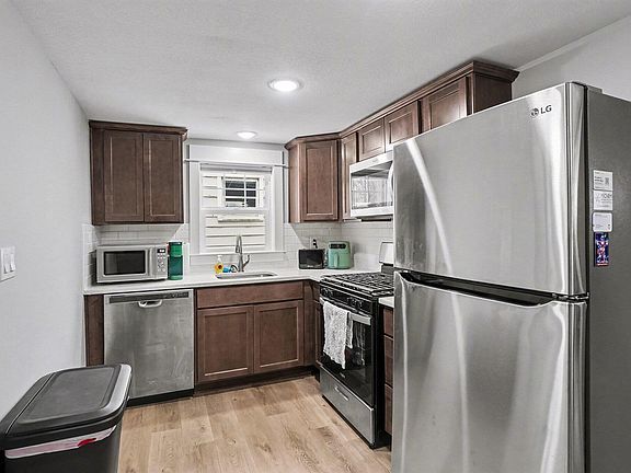 5th image of 2731 Valk St