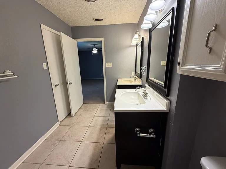 1404 E Vardeman Ave — Photo 12