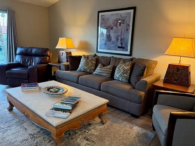 726 Vista Lago Dr N — Photo 7
