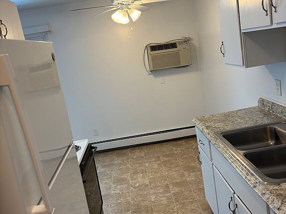 3rd image of 121 W William St APT 201