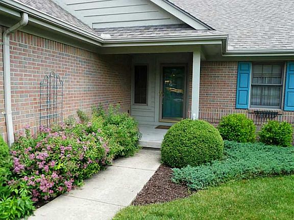 2nd image of 636 Fern Ave