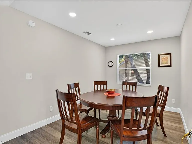 209 Robin Hood Cir #201 — Photo 7