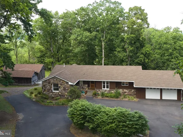 6683 Chapel Rd, New Hope, PA 18938