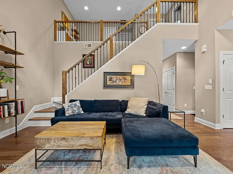 177 Pinebranch Ct — Photo 4