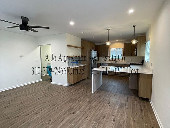 Lookiing from living room toward kitchen