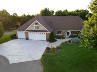 653 W River Dr, New London, MN 56273