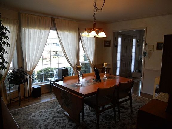 4th image of 8207 NE 69th St