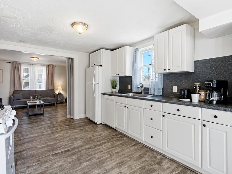 125 N End Blvd #2 — Photo 3