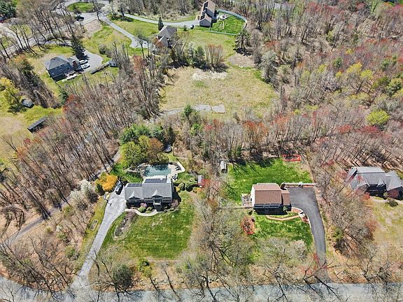 4th image of 8 Brundrett Ave
