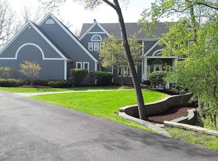 5N256 Paddock Ln, Saint Charles, IL 60175