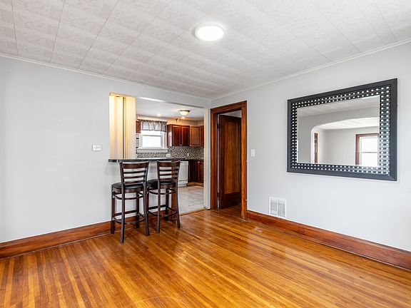 2nd image of 256 Washington Ave #1