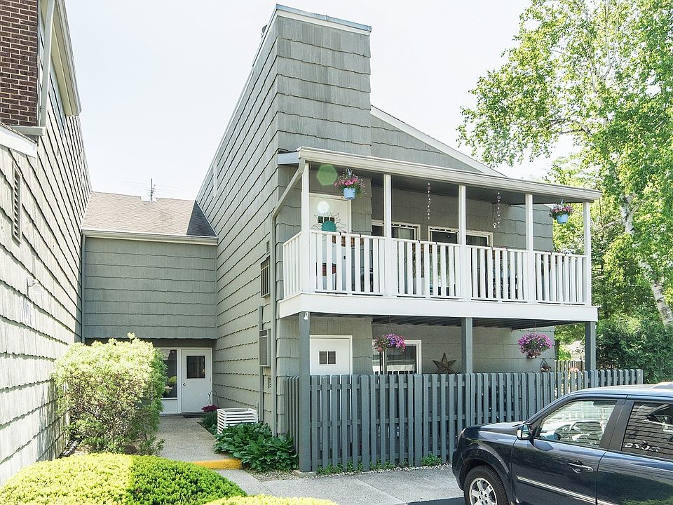 1st image of 2075 Creekside Dr APT 2-4