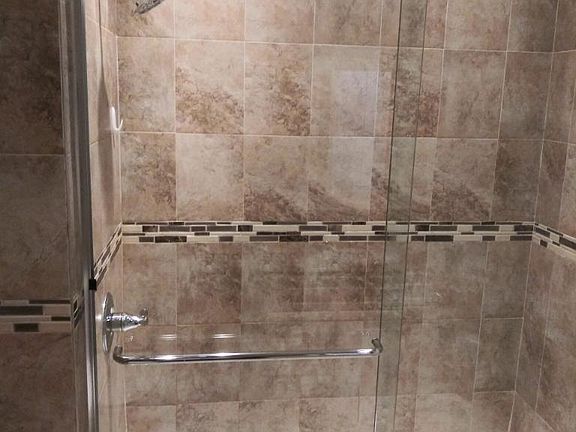 4th image of 7705 Glenwood Rd Floor 1