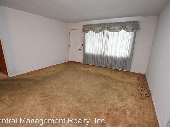 2nd image of 4039 Manor Dr