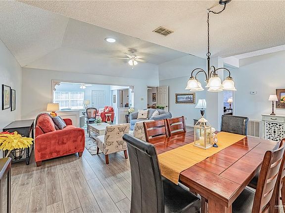5th image of 333 Karen Dr