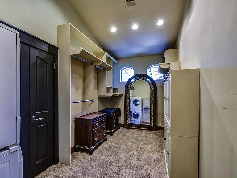 1341 E Ivyglen St — Photo 19