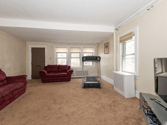 4th image of 90-04 211th St