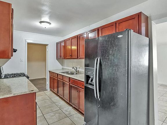 4th image of 3134 W Missouri Ave