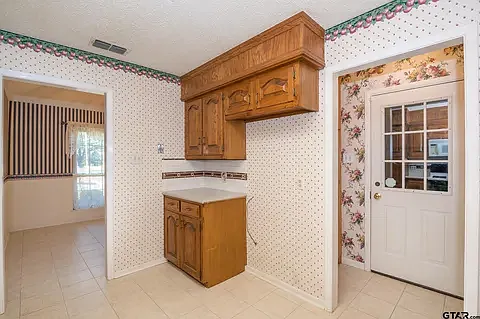 3863 Lamb Dr — Photo 11