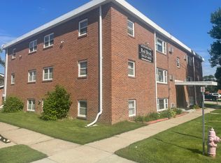 221 5th St S APT 1, Moorhead, MN 56560