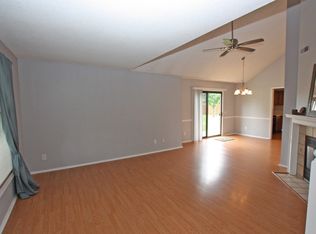 2220 Breckenridge Dr, Lawrence, KS 66047