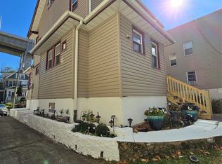 28 Morningstar Rd, Staten Island, NY 10303