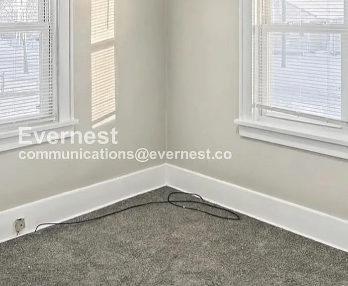 1093 Georgia Ave — Photo 11