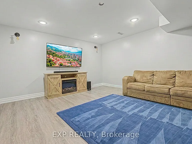 457 Heddle Cres — Photo 28